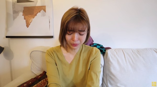 YouTuber韓系網紅「一隻阿圓」赴南韓拍片返台，未做好健康管理，引起爭議拍下淚崩片道歉。（翻攝自YouTuber）