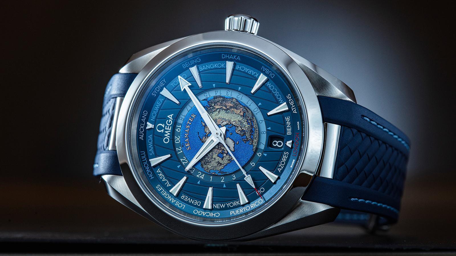 Aqua Terra 150米系列GMT世界時區腕錶 | 錶徑43mm、不鏽鋼材質、時間及日期指示、世界時區功能、8938大師天文台認證自動上鏈機芯、防水150米、建議售價NTD 289,700