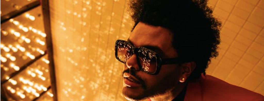 威肯的新專輯《黑潮時刻》已經登上美國告示牌專輯榜冠軍，卻反過來說亞瑟小子當年學他。（翻攝自The Weekend官網）