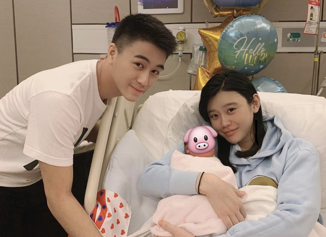 何猷君傳出染新冠肺炎，為看妻兒嗑藥退燒搭私人飛機返港。（翻攝自何猷君IG)