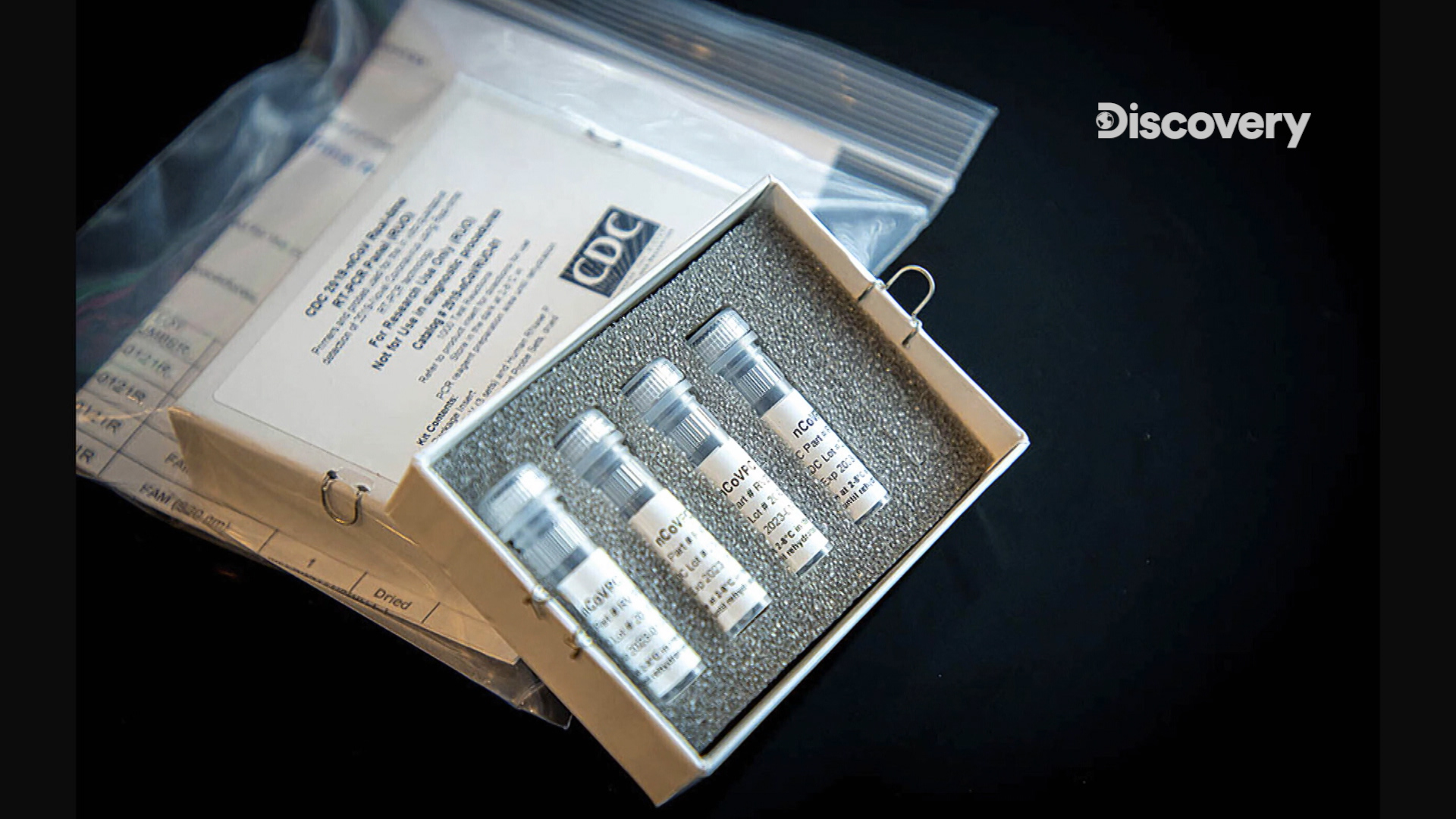 《新型冠狀病毒大流行》匯集來自疫情最前線的醫學界頂尖專家，以及學術界、政府官員和有親身經歷的患者，帶給觀眾深入觀點。（Discovery頻道提供）