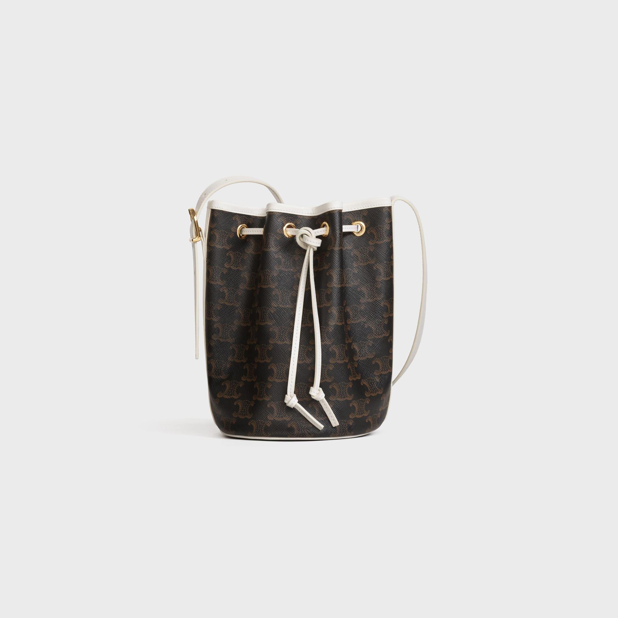 Triomphe Canvas凱旋門花紋帆布與小牛皮肩背包 NT$40,500(CELINE提供)