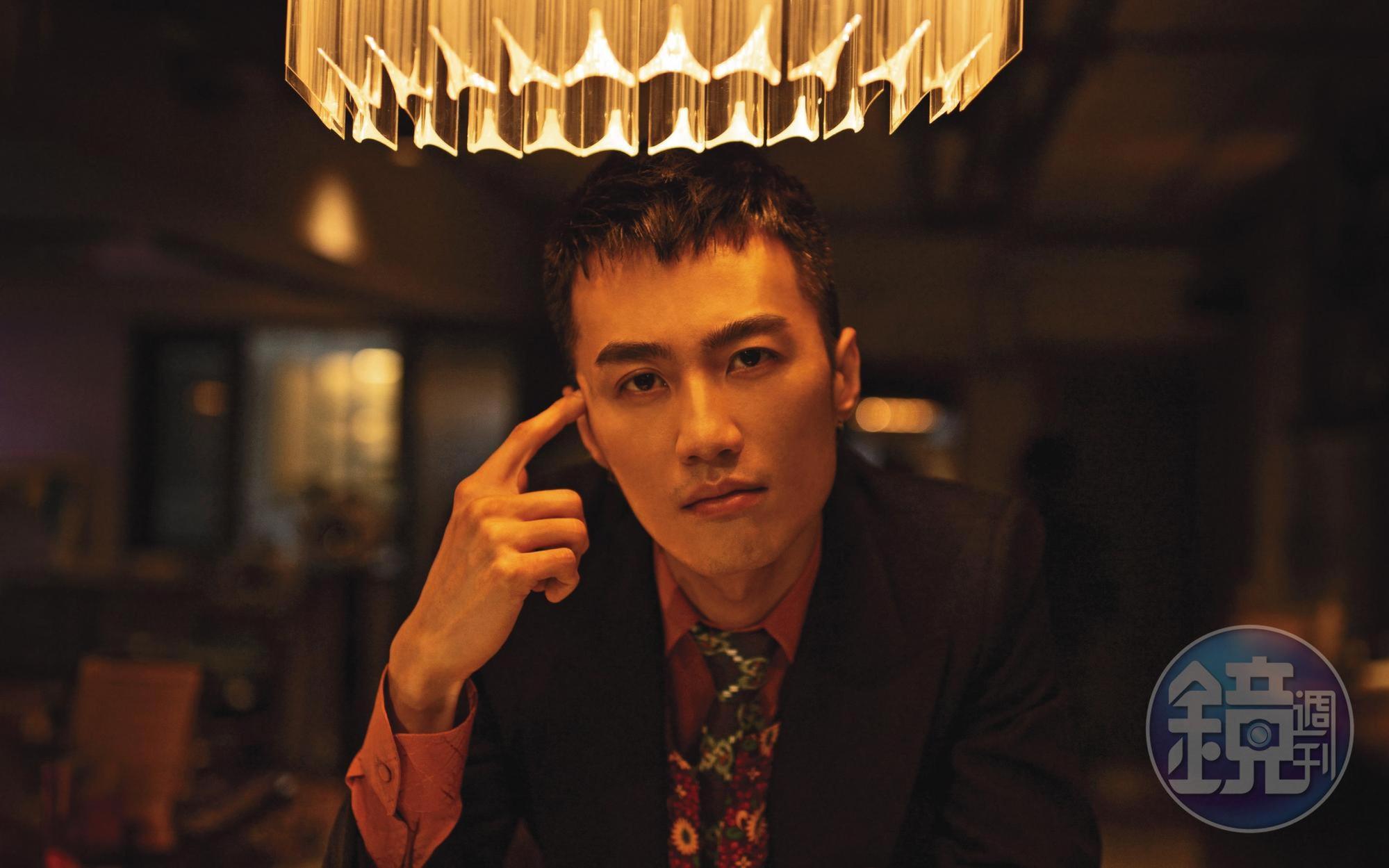 李英宏台上台下頗有反差,他形容,「舞台上的感覺,比較像是小時候、青春時期的自己,有點過動。」