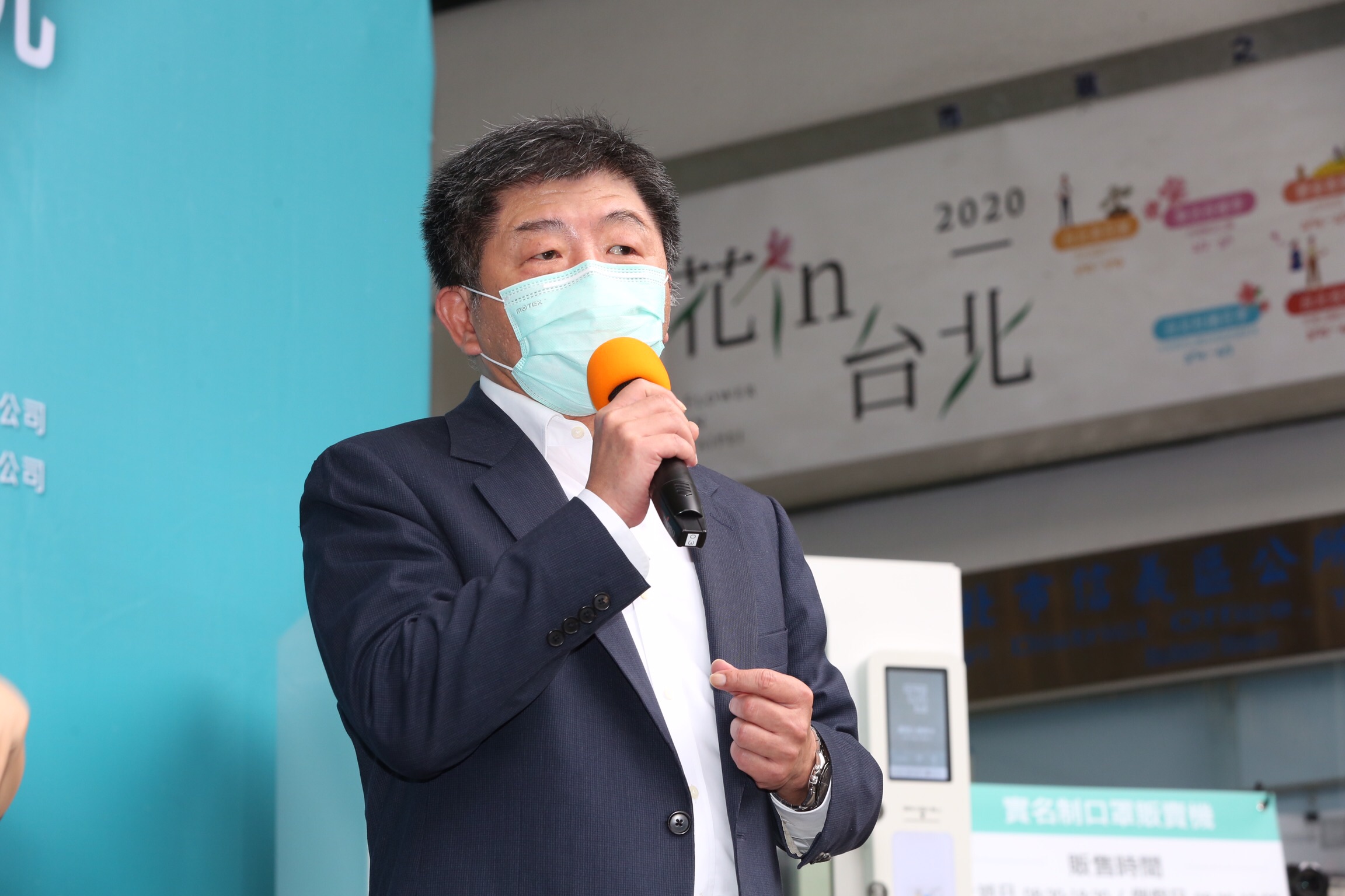 針對世衛否認台灣曾警告病毒人傳人，陳時中回應會適時公布雙方電郵。