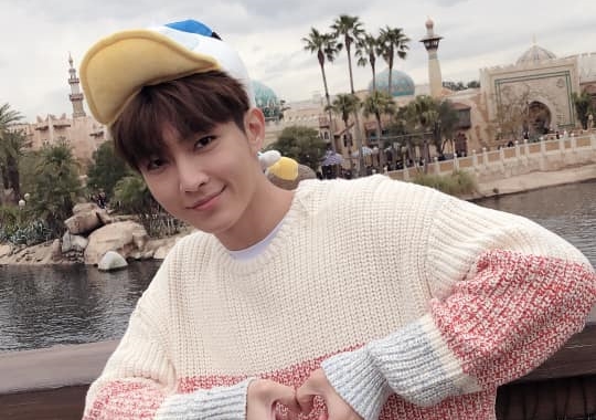 炎亞綸首次跨足綜藝節目主持，節目型態和主持搭檔深具吸引力，成為他點頭的關鍵。（翻攝炎亞綸臉書）