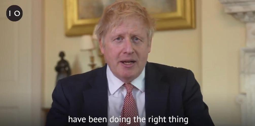 英國首相強森病癒出院,在推特上感謝醫護人員不眠不休照顧。(翻攝Boris Johnson推特)