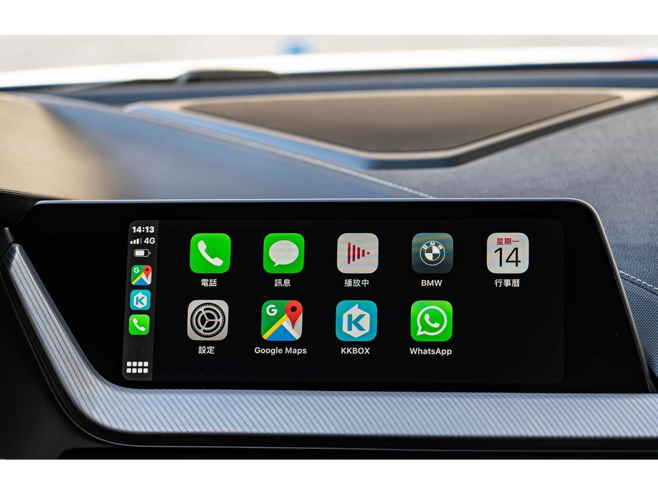 全新世代BMW 1系列標準配備無線Apple CarPlay整合系統，使行車生活更為便利。