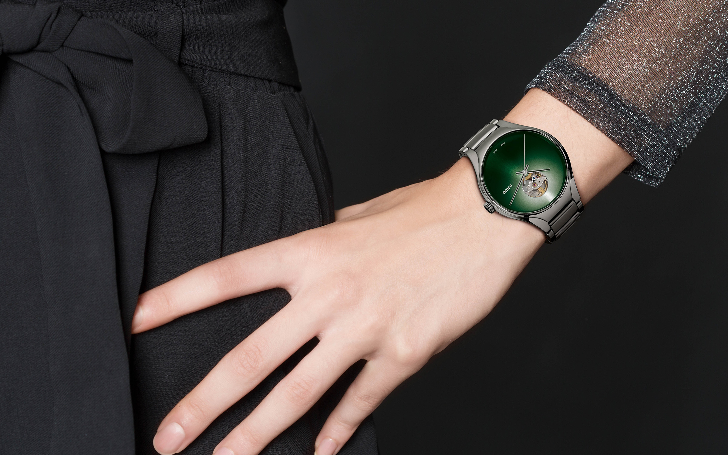 【2020年新錶】漸層堆疊的極簡美學！雷達表True Secret鏤空自動腕錶