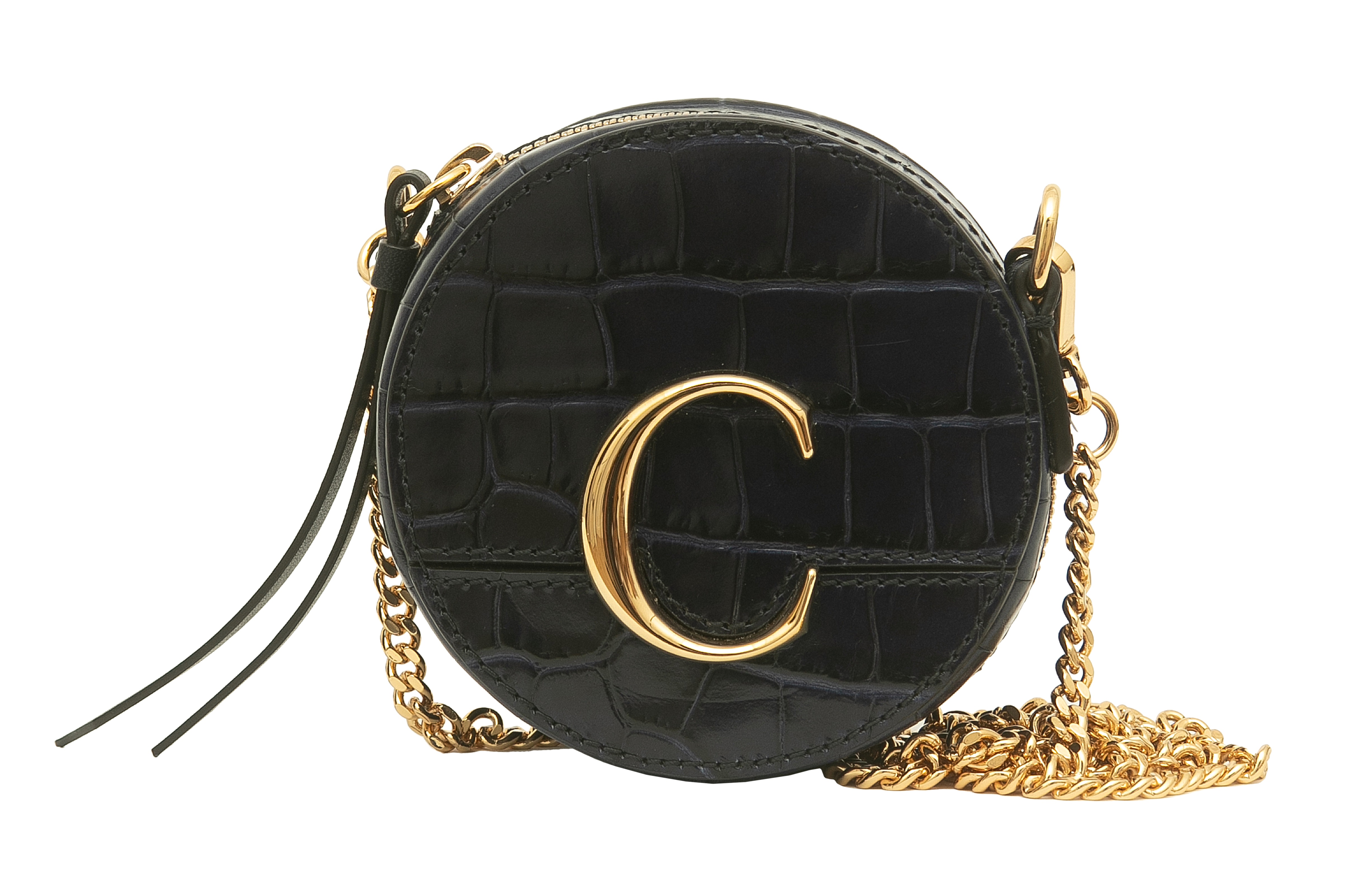 Chloé C深海藍鱷魚皮壓紋迷你小圓包。NT$17,000(Chloé提供)