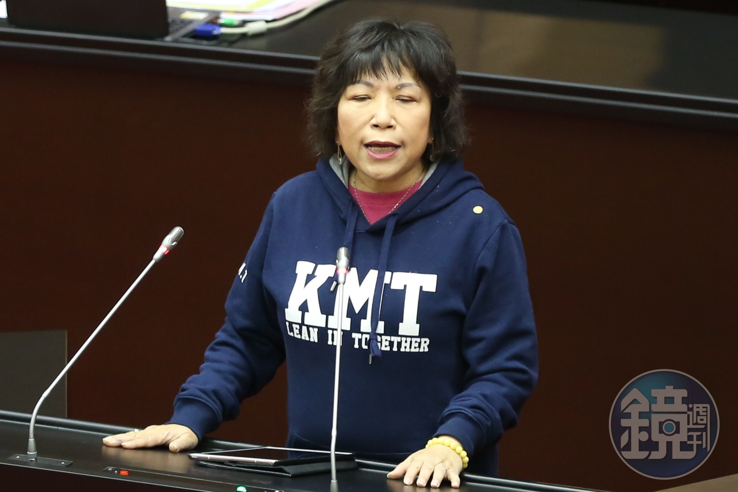 國民黨立委葉毓蘭日前用氣炸鍋加熱口罩，差點造成青島二館火災。（本刊資料照）