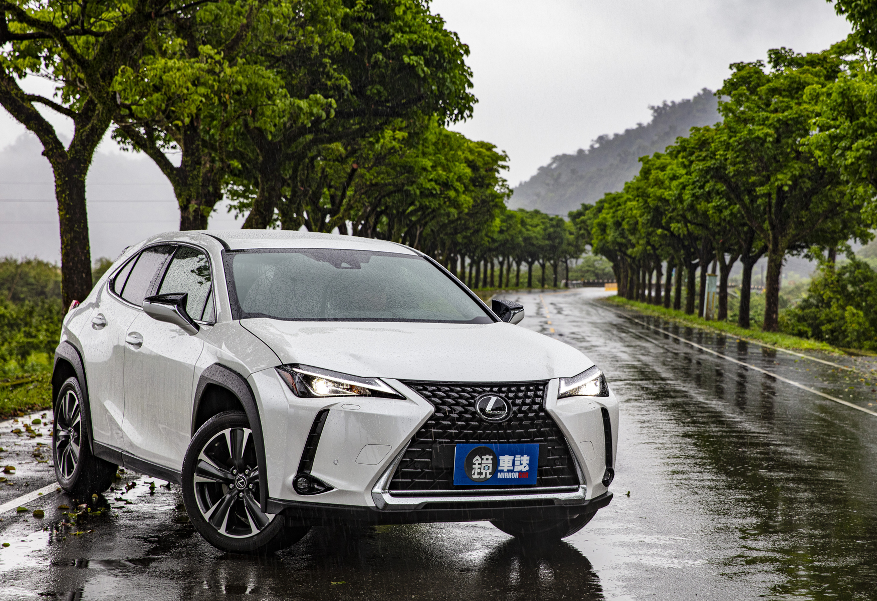 【鏡試駕】配備進化，精裝現身！LEXUS UX 200 菁英 PLUS 版