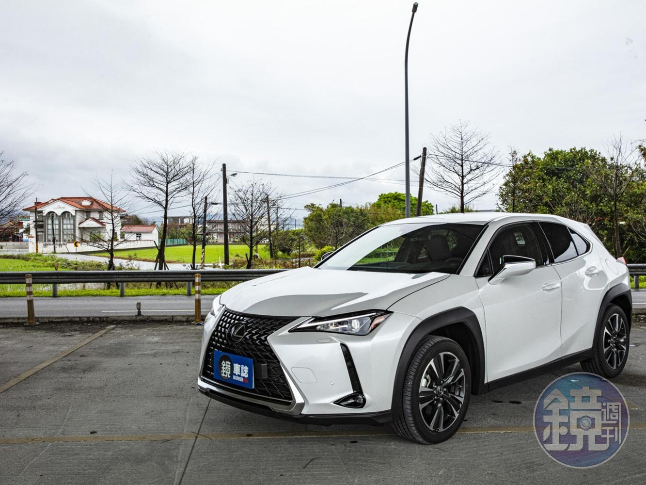 20年式UX車系已全面升級完整LEXUS Safety System+ 2.0智動駕駛輔助系統、Apple CarPlay及Android Auto智慧型手機連結等配備，全面提升UX戰力。