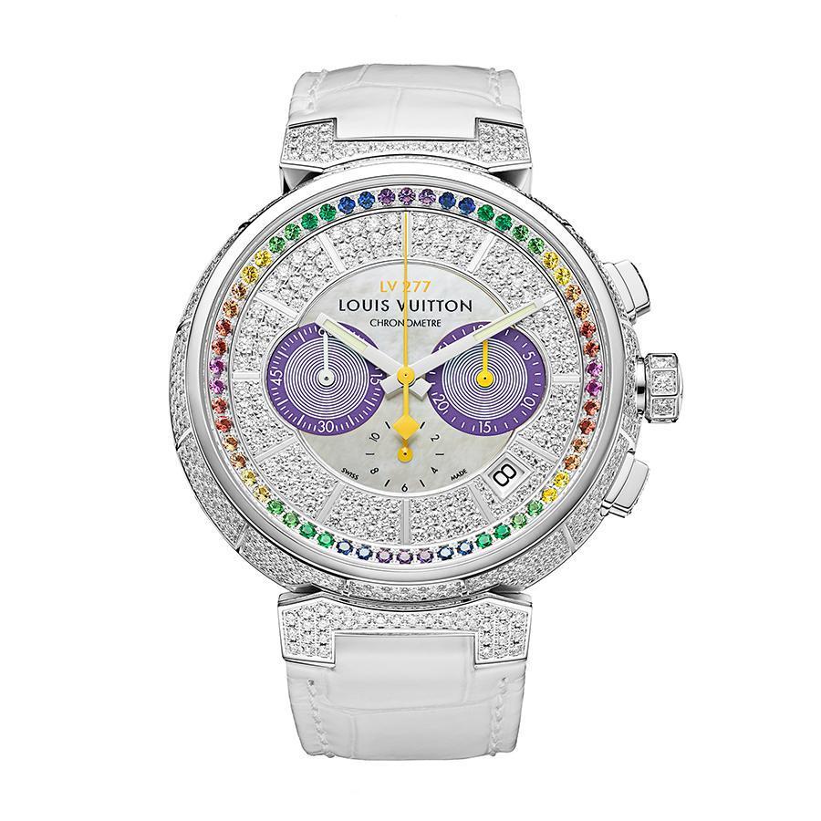 Tambour LV277計時碼錶｜錶徑41.5mm、18K白金材質、時間及日期指示、計時碼錶功能、LV 277自動上鏈機芯、鑲嵌554顆鑽石與58顆藍寶石（總重約5克拉）、防水100米