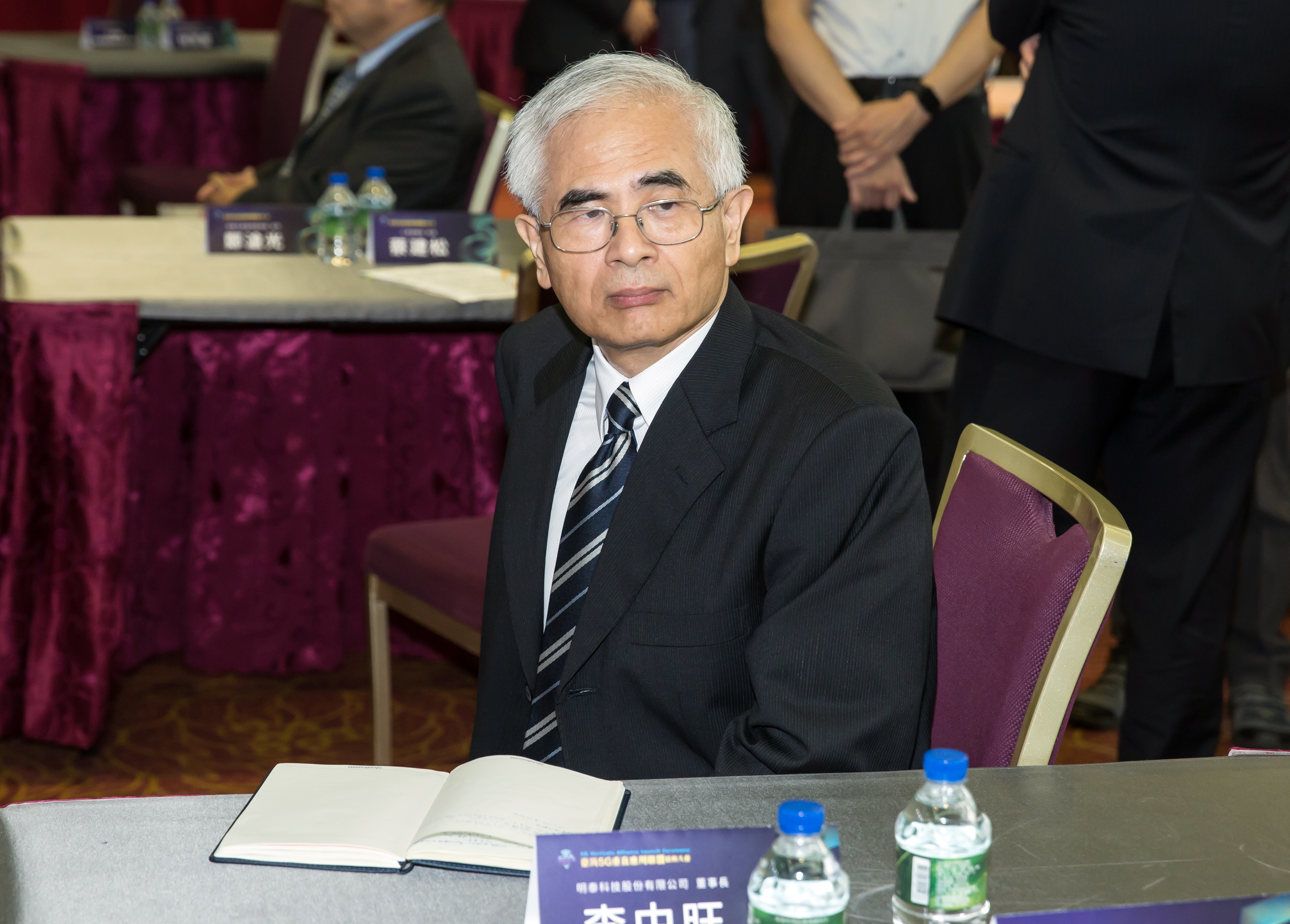 友訊大股東、明泰董事長李中旺因先前從友訊董座去職，從此對友訊有心結。