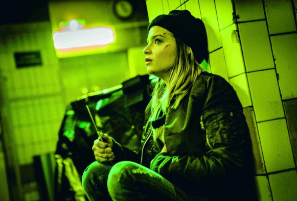 潔絲娜佛里茲鲍爾在分屍驚悚片《抽屍剝繭》必須持刀剖屍，讓她一度演到精神崩潰。（海鵬提供）