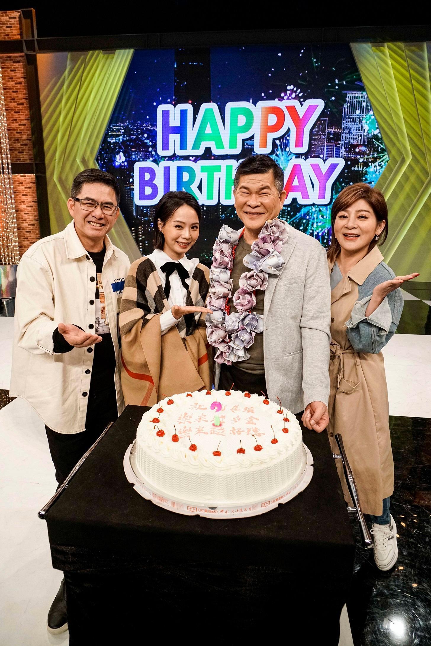 澎恰恰趁著生日,許下心願:「希望淑媚趕快嫁!」。(八大提供)