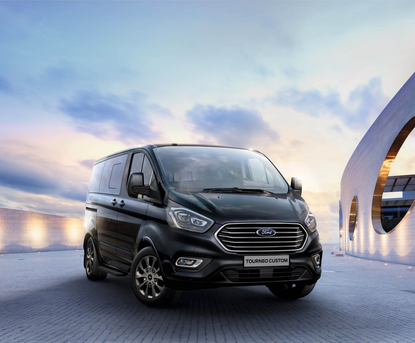 【新車發表】商務旗艦再進化　FORD旅行家滿足多元需求