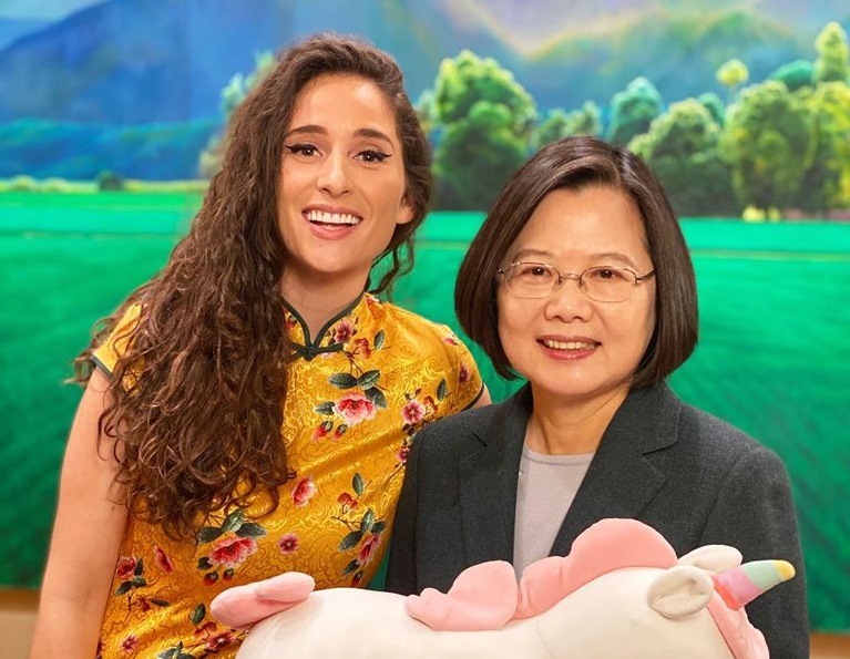 參加過「來去總統府住一晚」Alyne Tamir在臉書上發文稱讚台灣的防疫。（翻攝自Dear Alyne臉書）