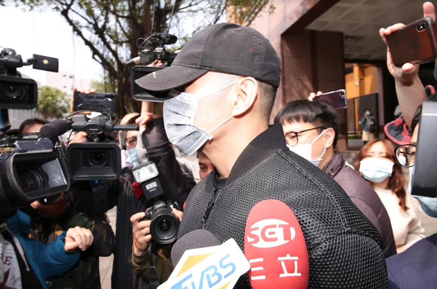 祝釩剛三度染毒被抓。交保候傳。