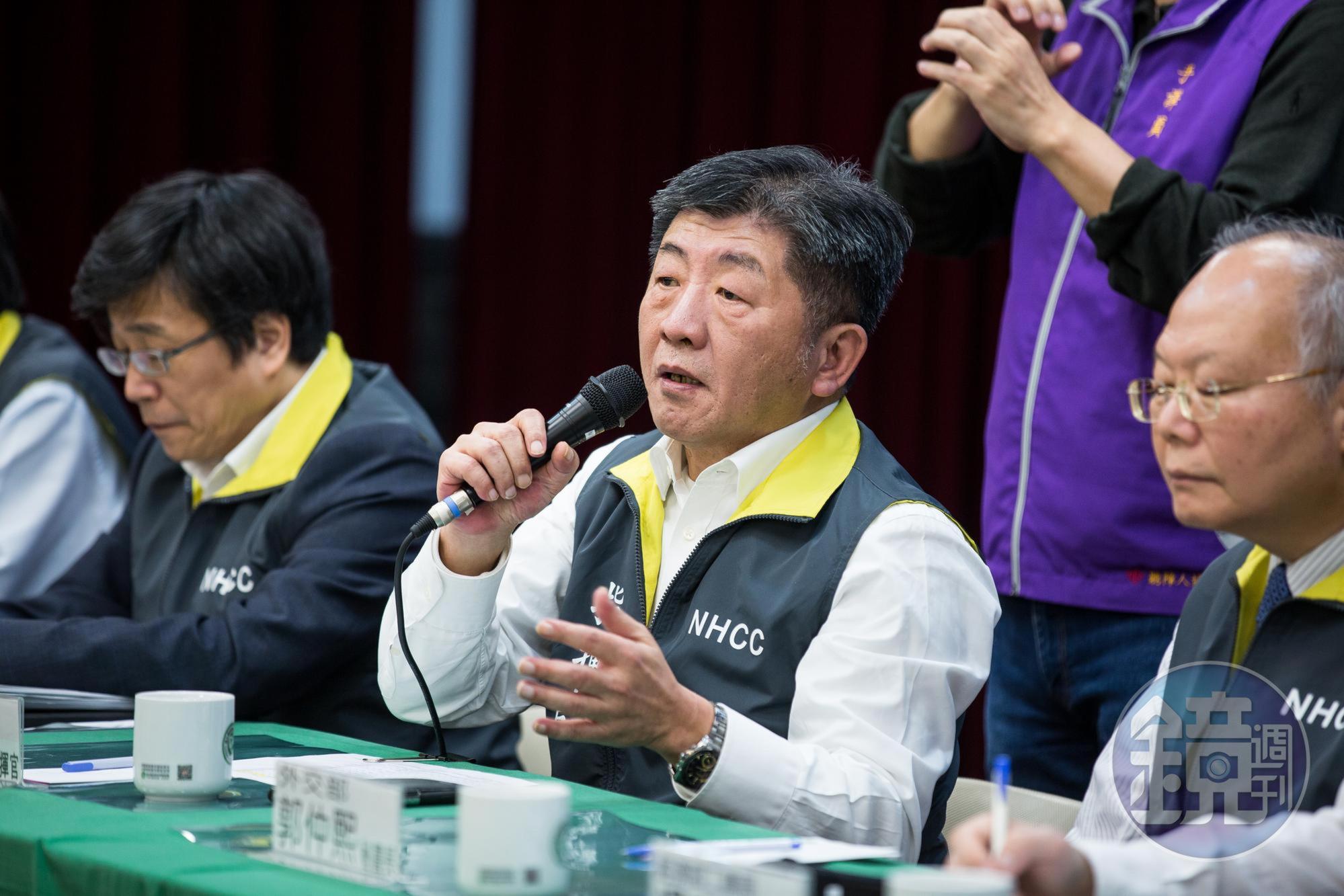 指揮官陳時中曾表示,每一名在台確診者,直接社會成本為210萬,其中包含相關檢驗、治療費用。(本刊資料照)