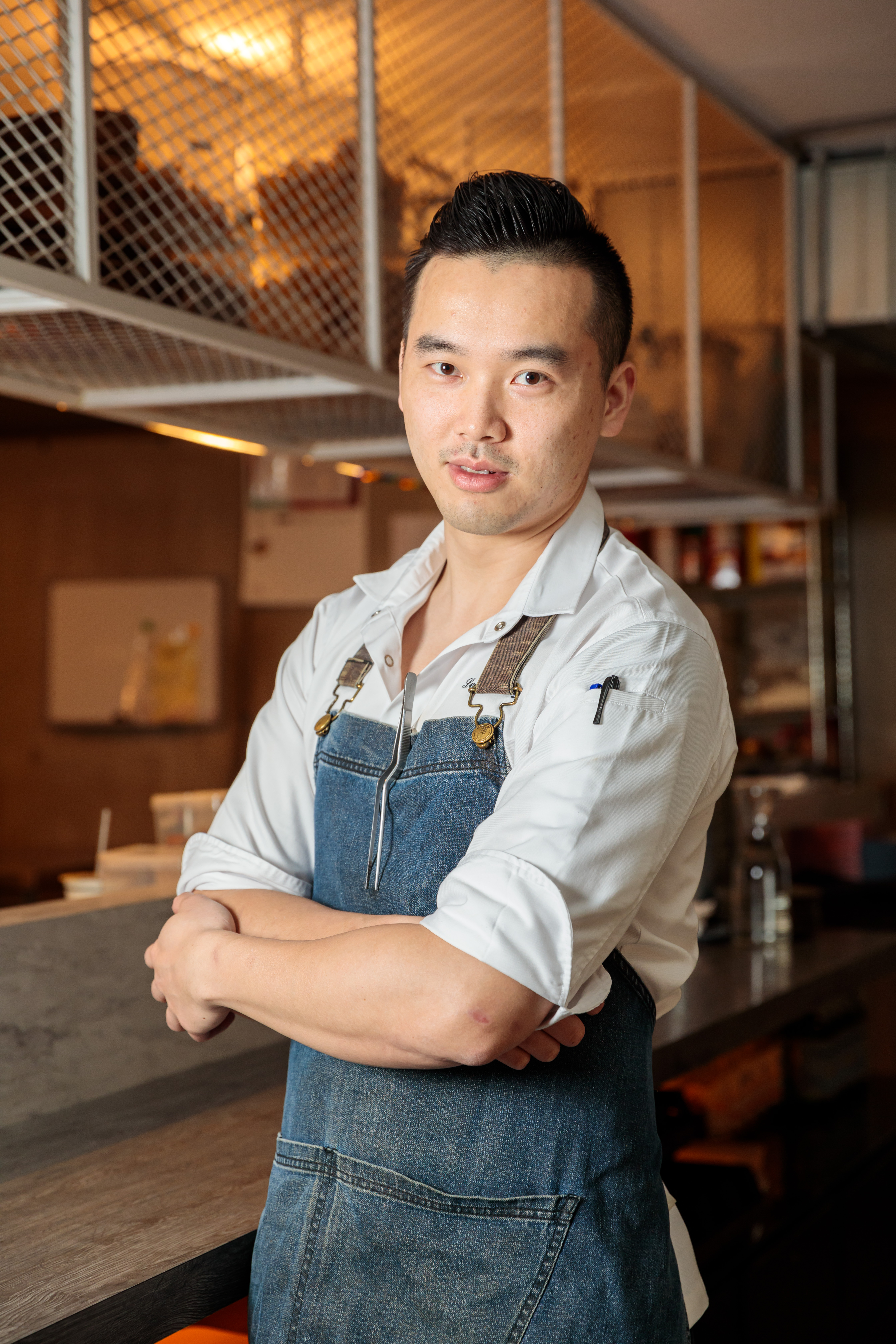 「VG The Seafood Bar」主廚黃品翔熱愛嘗試醬汁變化，也將家鄉味融入料理。
