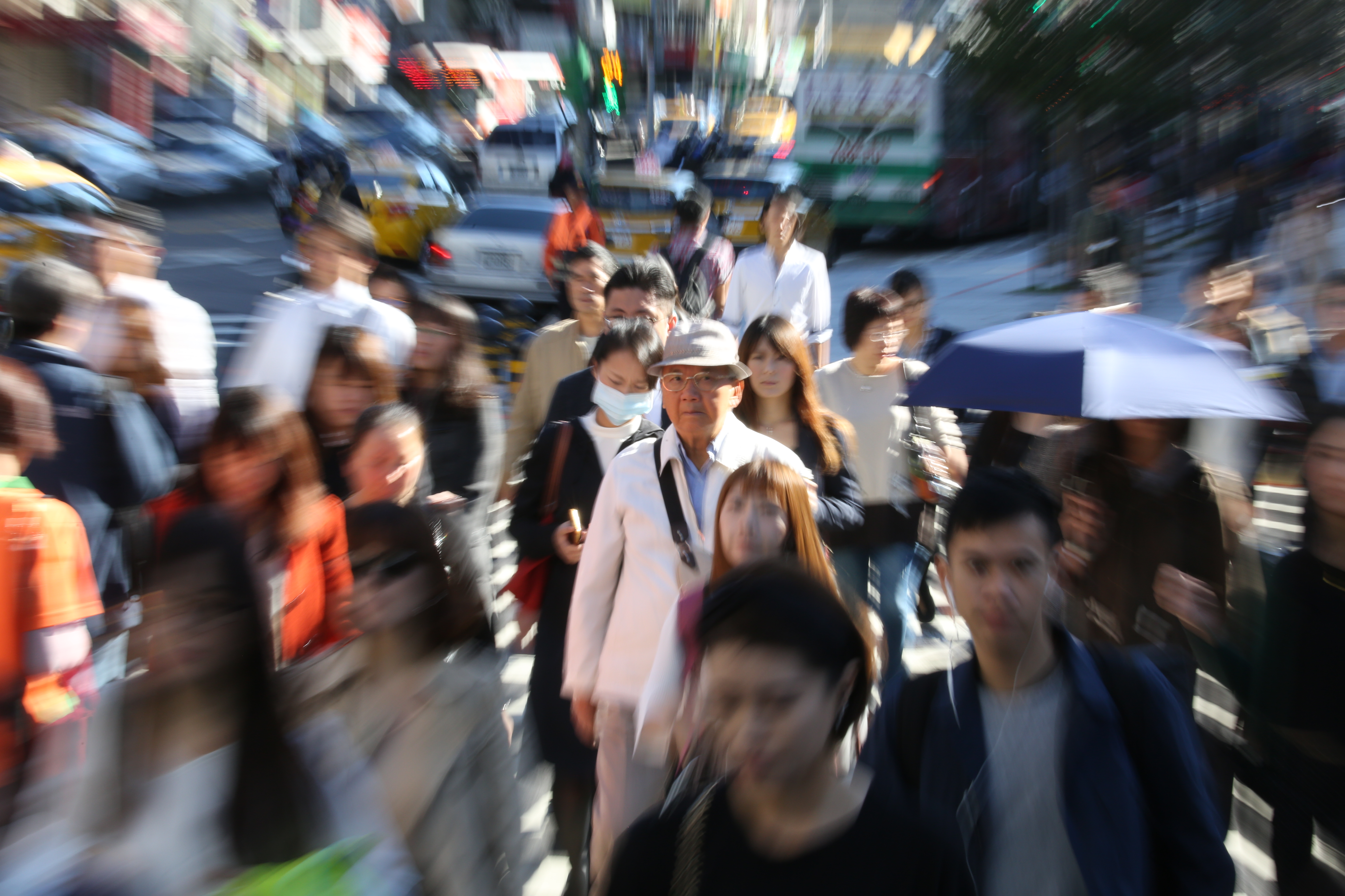 受到疫情衝擊，實施無薪假人數創新高。（示意圖）