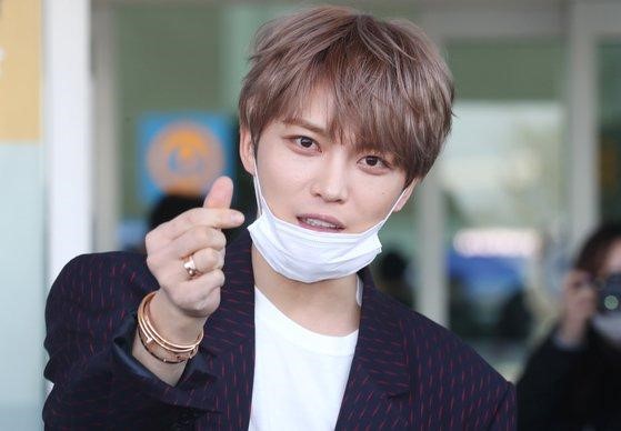 金在中愚人節開玩笑謊稱確診武漢肺炎，引起網友公憤後參與日本口罩捐贈計畫。（翻攝自日刊體育）