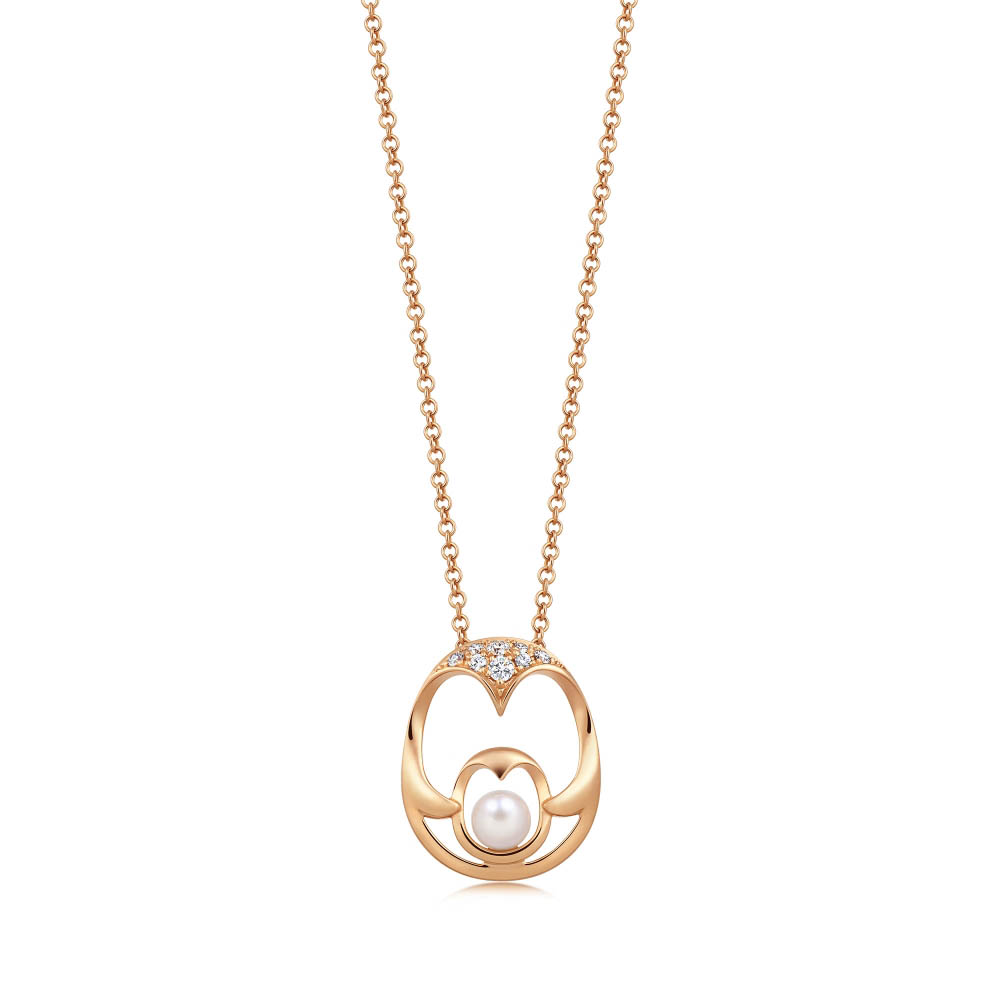 La Pelle 18K玫瑰金Akoya	珍珠企鵝頸鍊 NT$17,200。（點睛品提供）