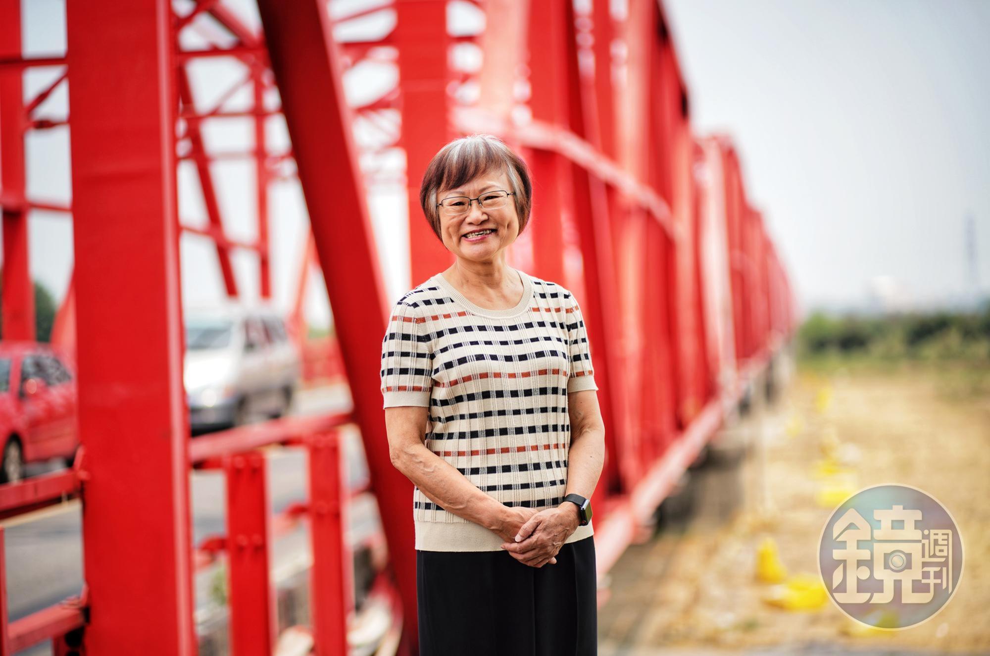 李雅容說，小時候西螺大橋續建開始後，父親跟政府官員巡視工程時，常常帶著她一起去。