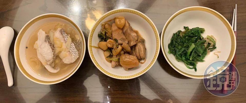 今日晚餐,酸辣魚片湯、三杯雞、薑絲炒茼蒿,很樸素,一點都不浮誇。