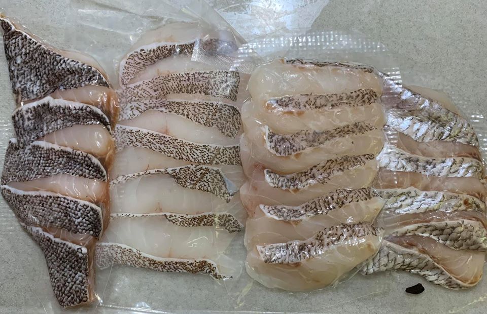 處理好的石斑魚片。