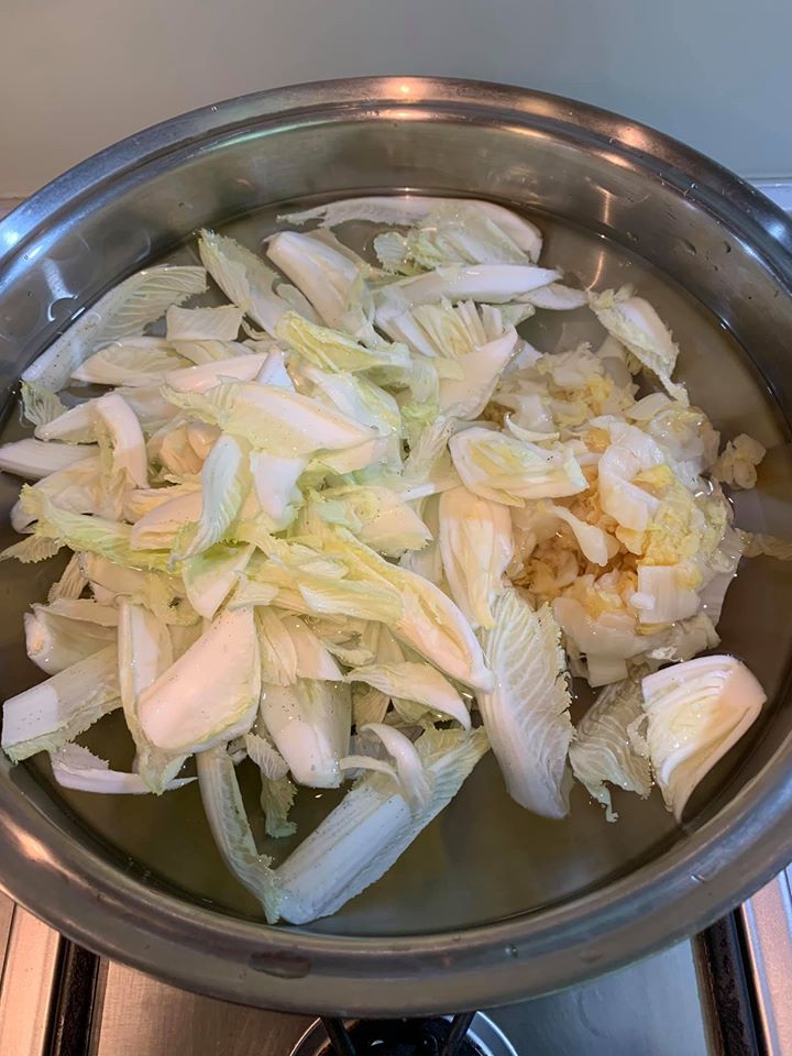蔬菜一起下鍋。