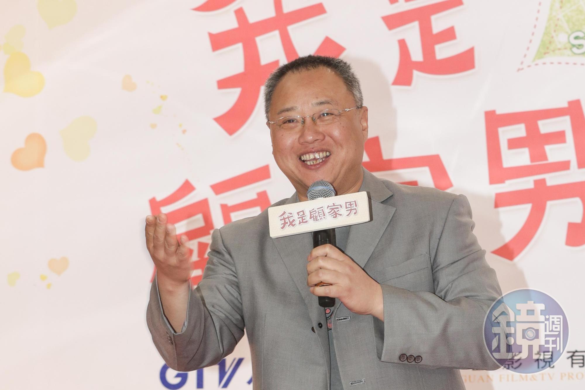 綠光劇團前團長,知名製片陳希聖因新冠疫情導致大陸拍攝工作停擺,最近投入「返笑日」計劃。