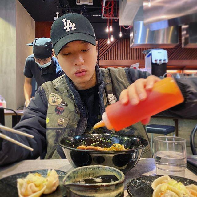 周湯豪有易腫體質,很容易臉發腫。(翻攝自周湯豪IG)