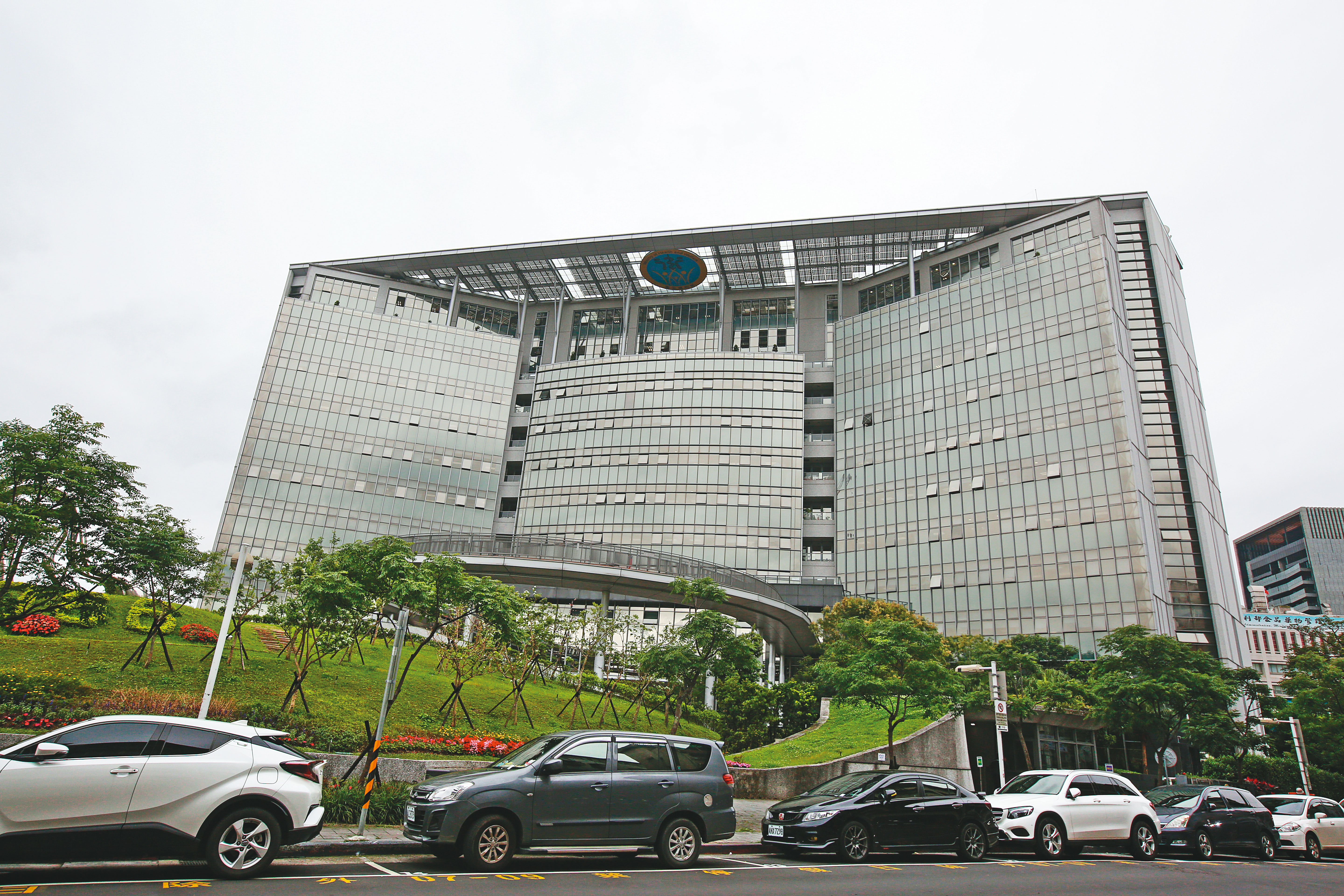 婦產科醫學界呼籲衛福部醫事司（圖）正視喜克潰錠的濫用問題。