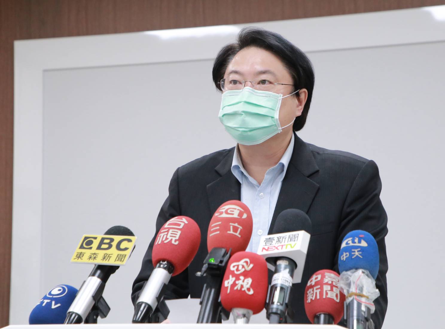 基隆市林右昌今日公布敦睦艦隊基隆確診士兵足跡,與市府後續處置作為。(翻攝畫面)