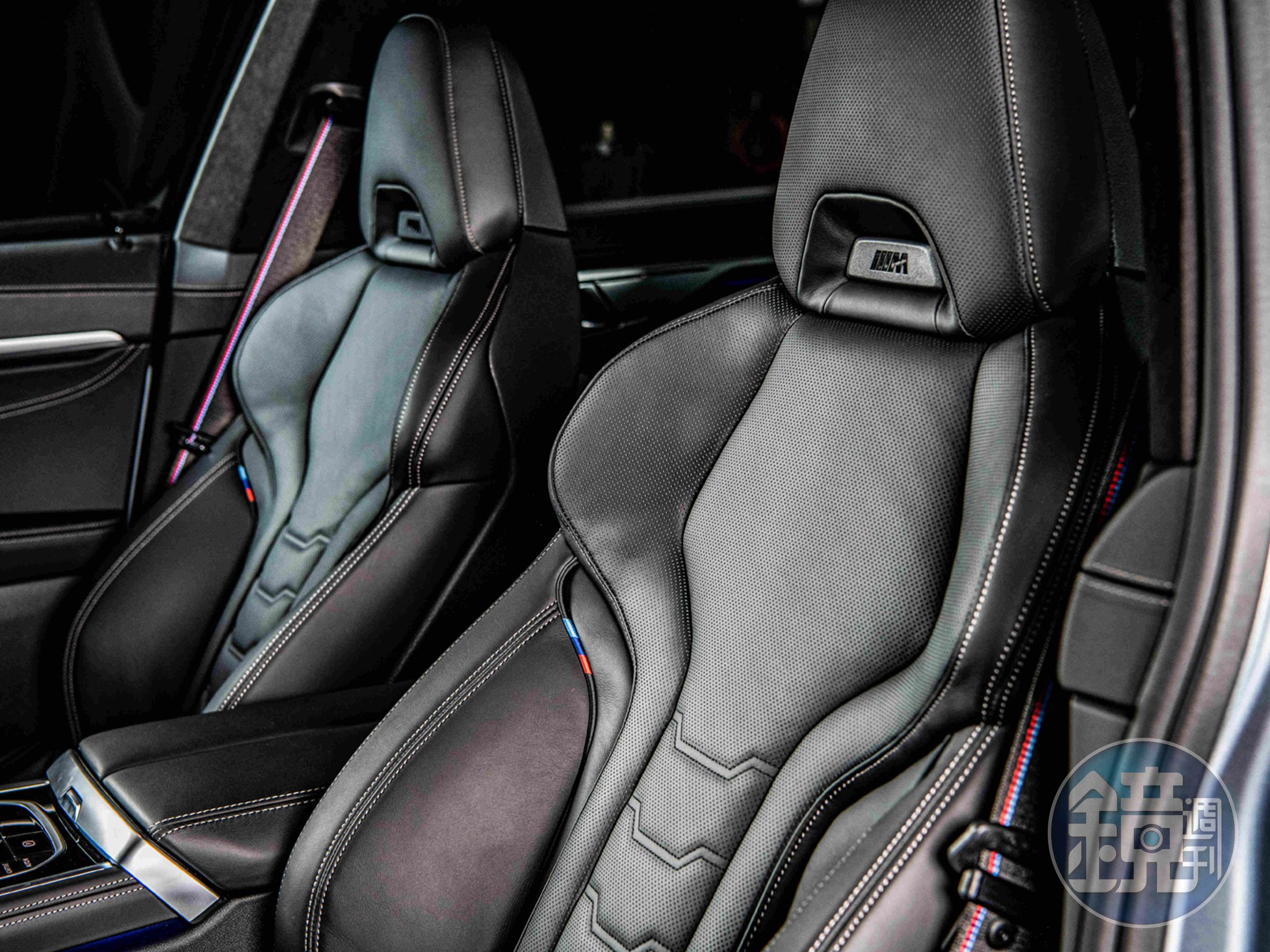 BMW Individual Merino真皮M款跑車座椅更添車室運動氛圍。