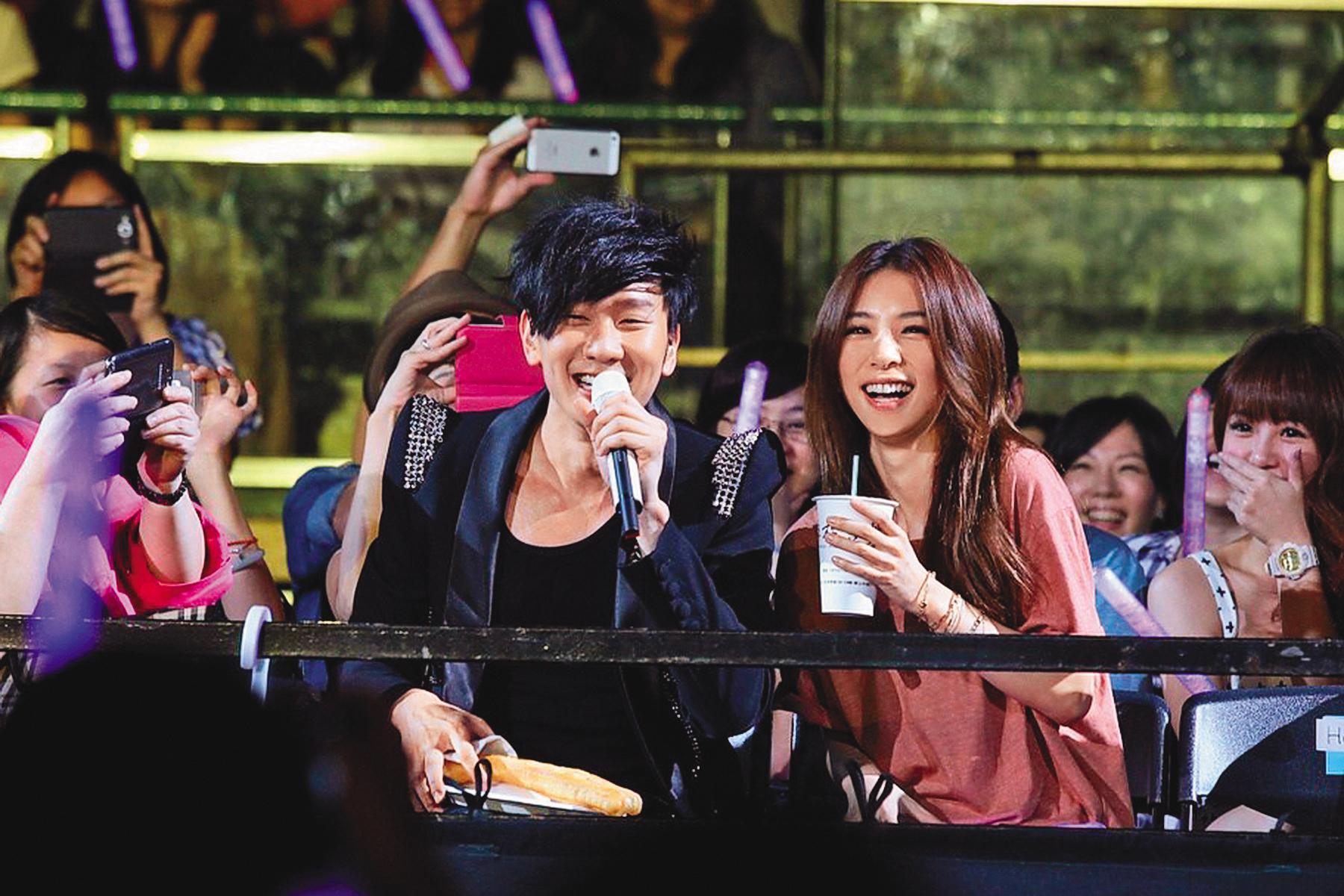 出道以來,林俊傑(左)多次向田馥甄(Hebe)隔空表白,不過Hebe都不為所動。(華納提供)