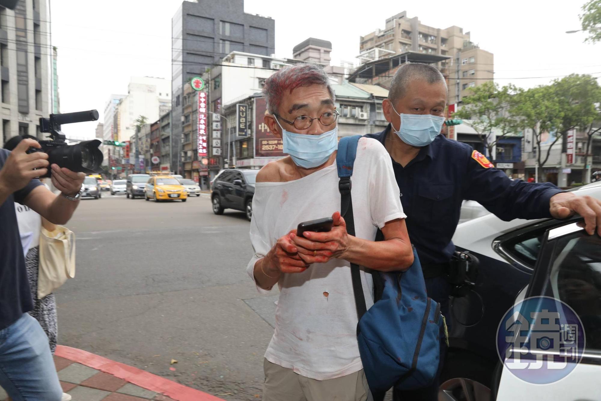 林榮基流亡來台開設書店，卻遭人當面潑灑紅漆。