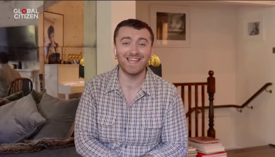 山姆史密斯出現在週日的「One World：Together at Home」直播演唱，狀況看起來非常好，一點也不像生過病的樣子。（翻攝自Global Citizen官方YouTube）