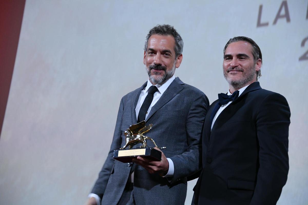 今年在威尼斯影展得獎的明星，未必能像上屆《小丑》導演陶德菲利普斯與主演瓦昆菲尼克斯一般，在滿場的歡呼下領取金獅獎，因為雖然如期舉辦，但仍有形式上的變數。（東方IC）