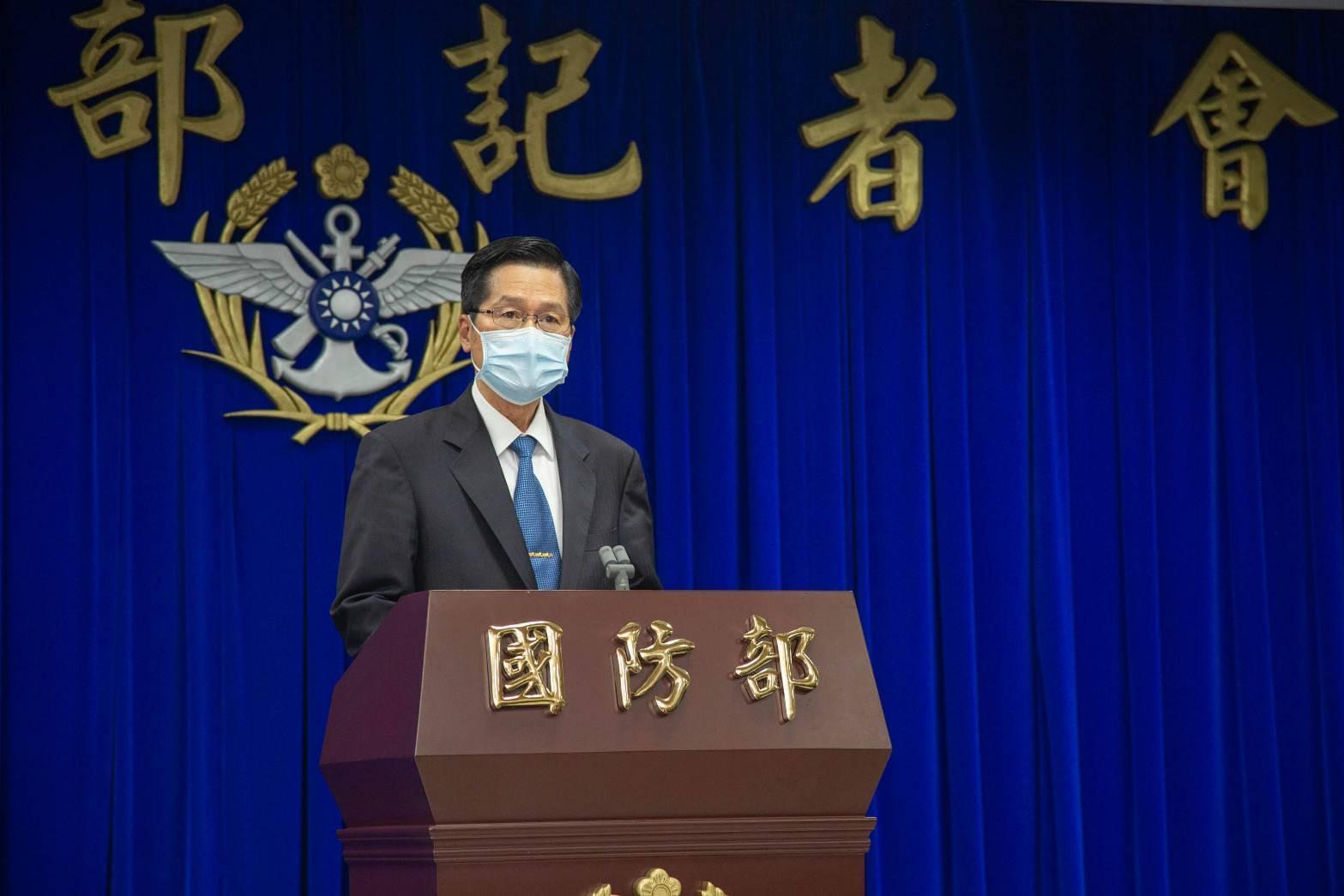 國防部長嚴德發今晚就「海軍敦睦支隊初步調查結果」召開記者會。(國防部提供)