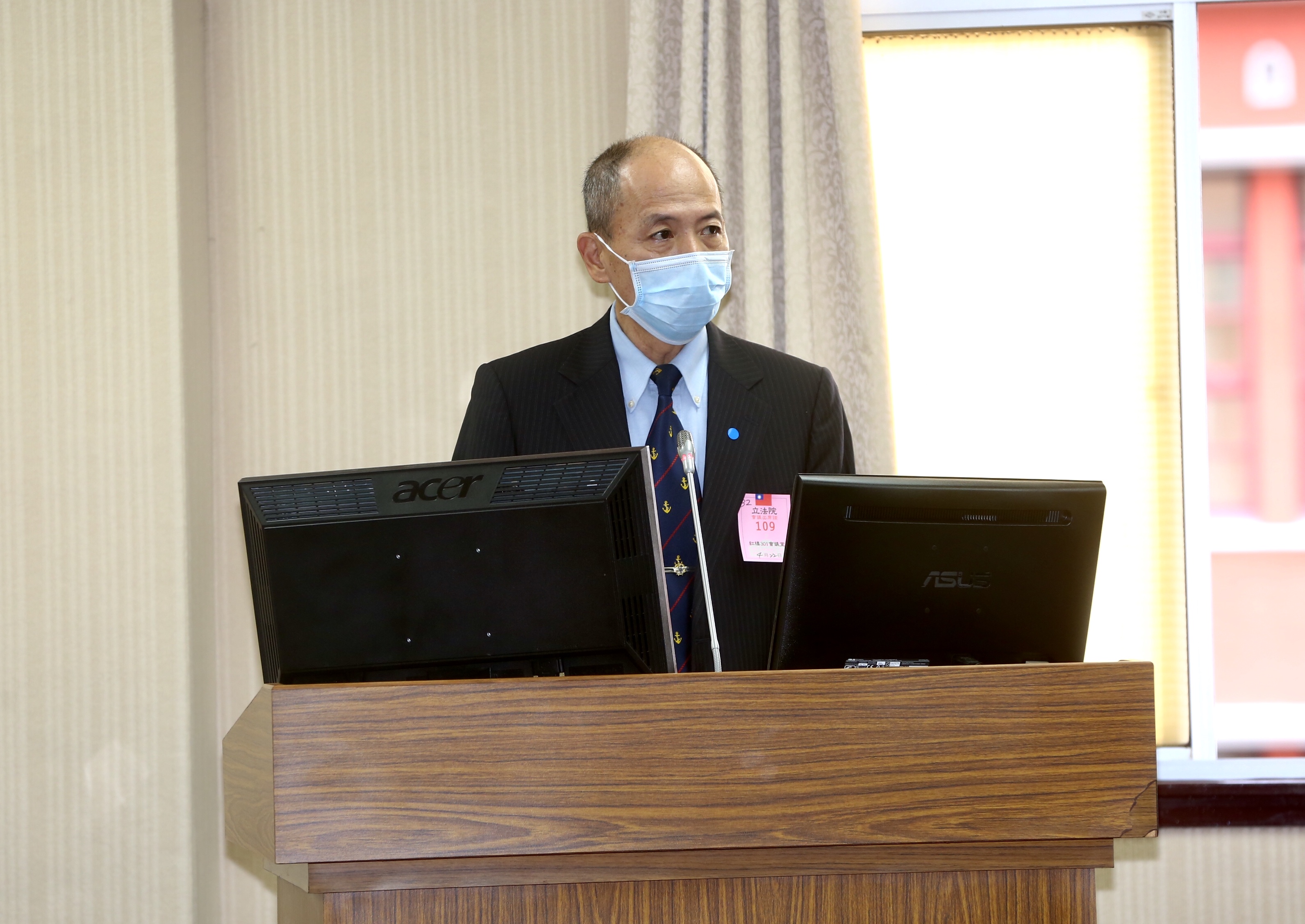 海軍副司令梅家樹今日到立法院報告備詢。