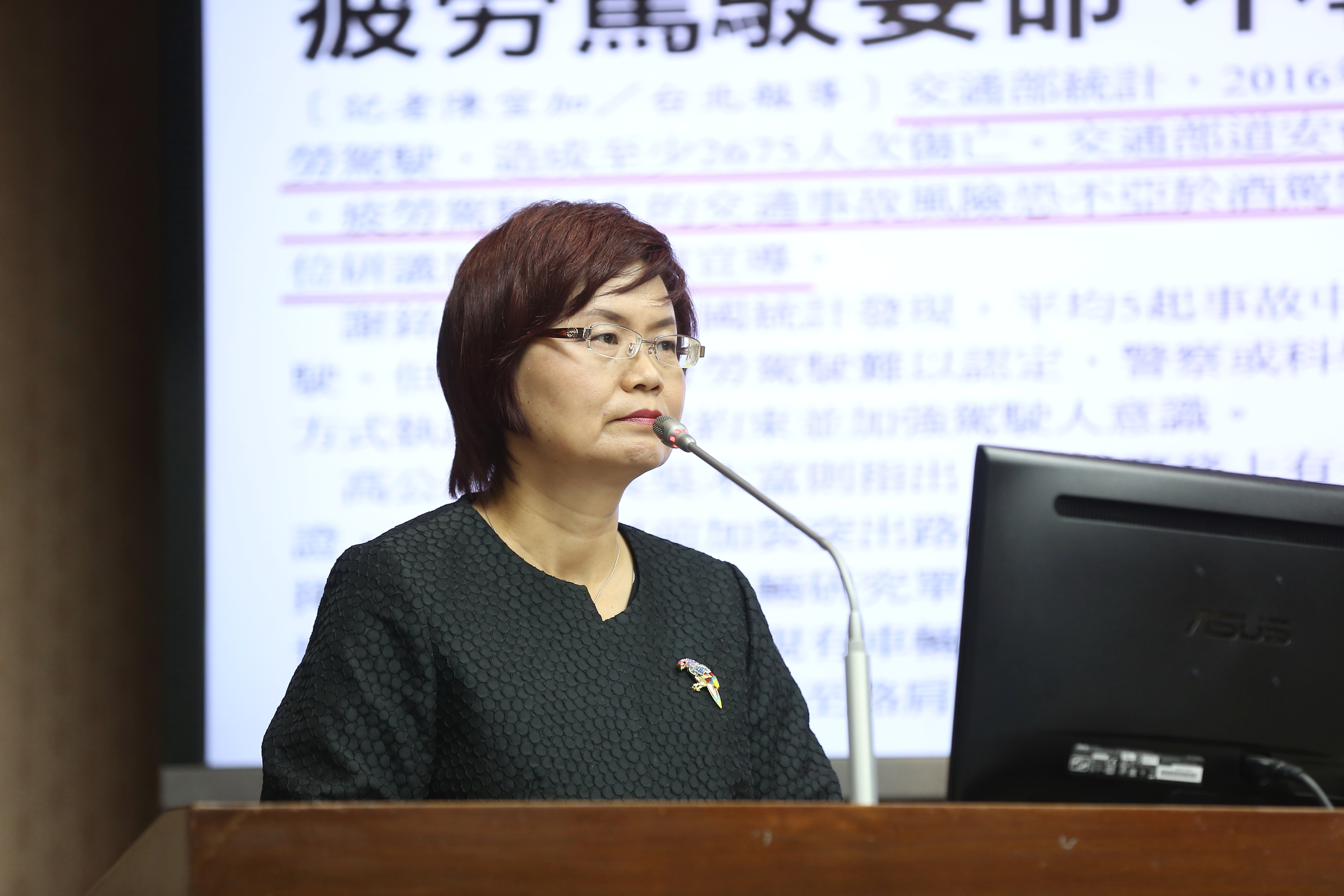 民進黨立委陳素月（圖）在立法院研究室的陳姓國會助理，今在立法院研究室內被發現昏迷不醒，送醫急救後不治。