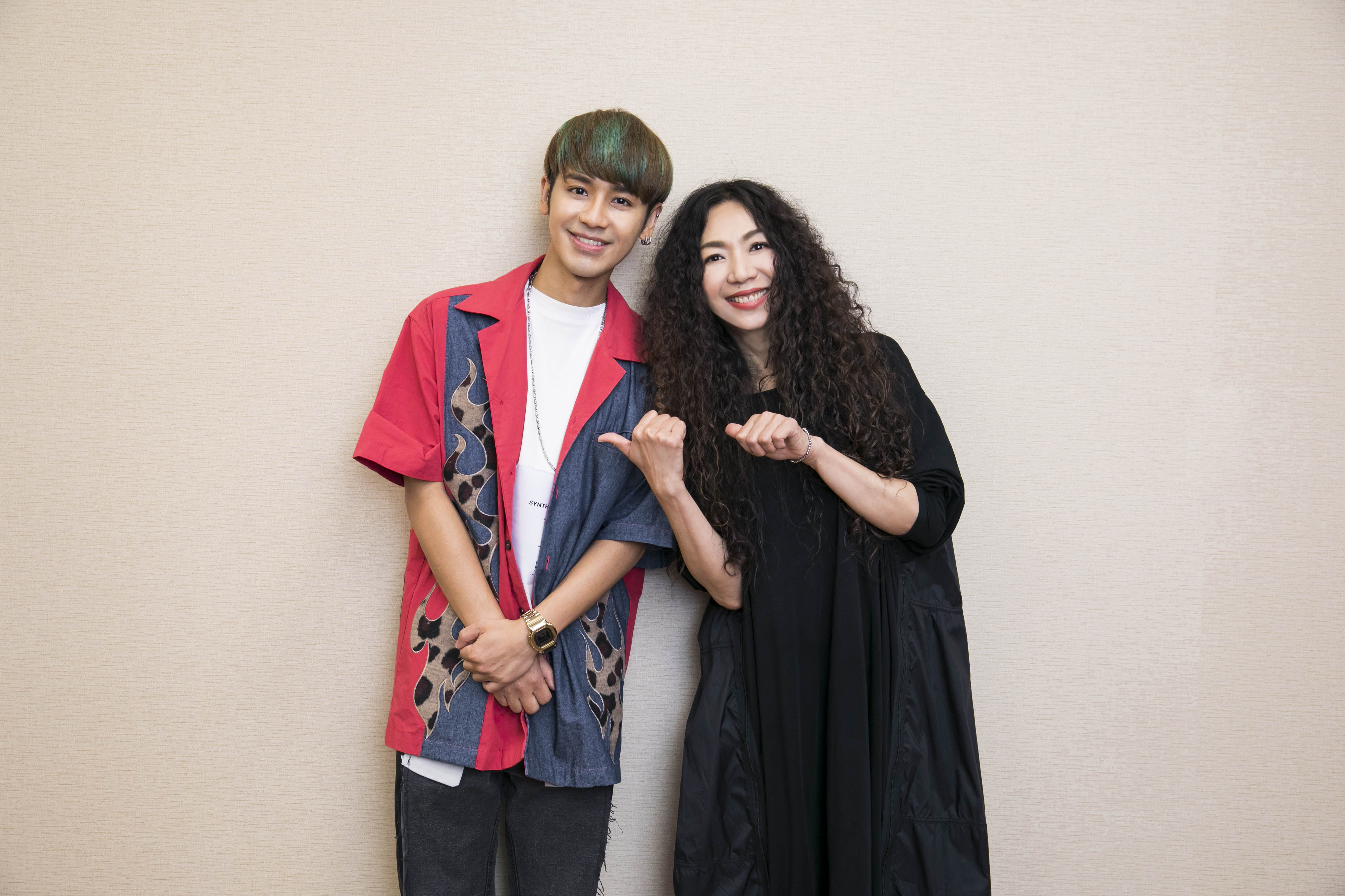 鼓鼓力邀萬芳合唱〈先得方〉，萬芳爆料錄音完，鼓鼓竟然鼻子紅眼睛腫。（相信音樂提供）