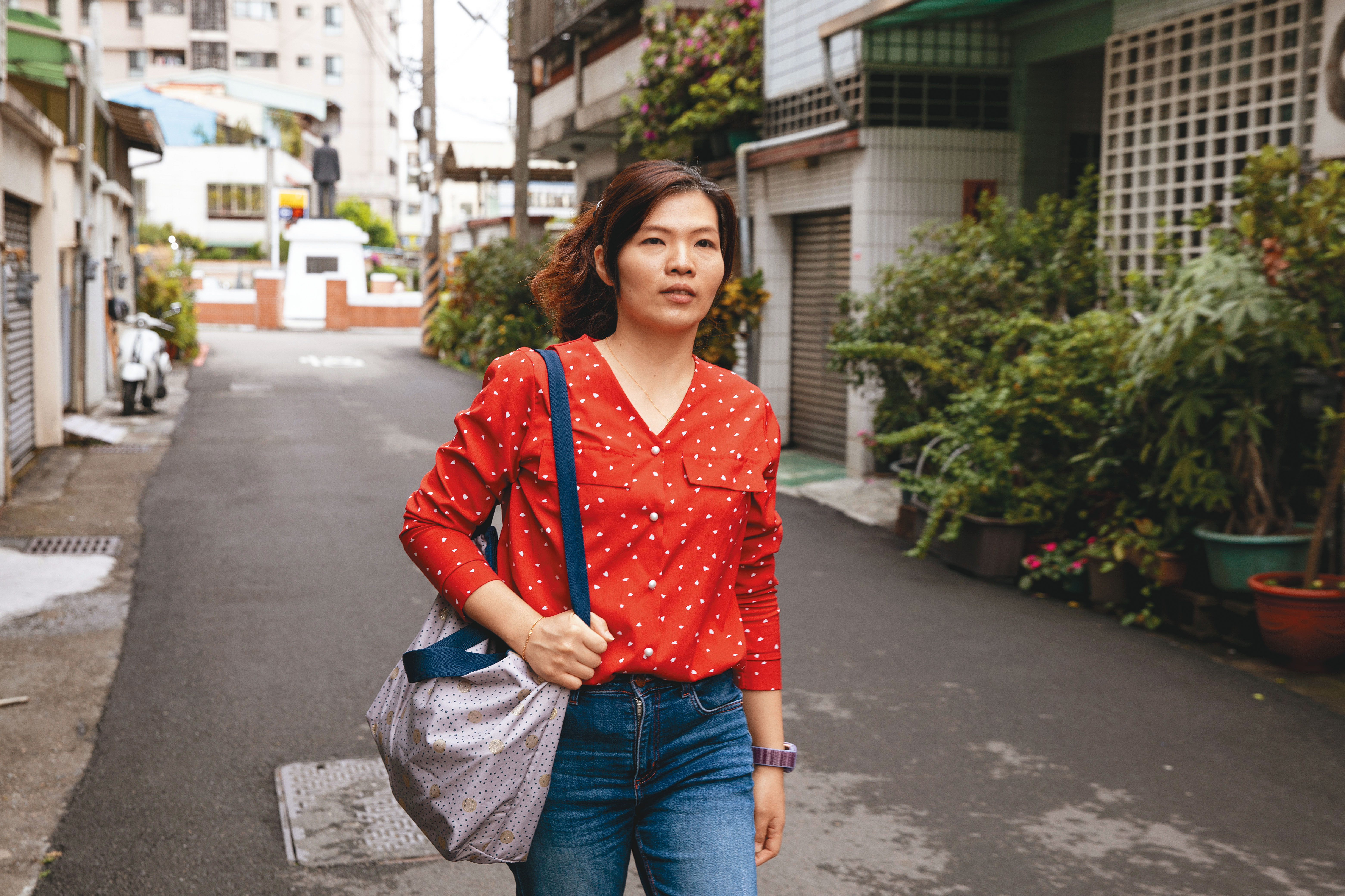 陳怡芬認為，孩子被安置後回到原生家庭，若遇危機，要不要再次安置，是最大難題，「安置對孩子是很大的傷害，但又擔心不做會有更大傷害。」