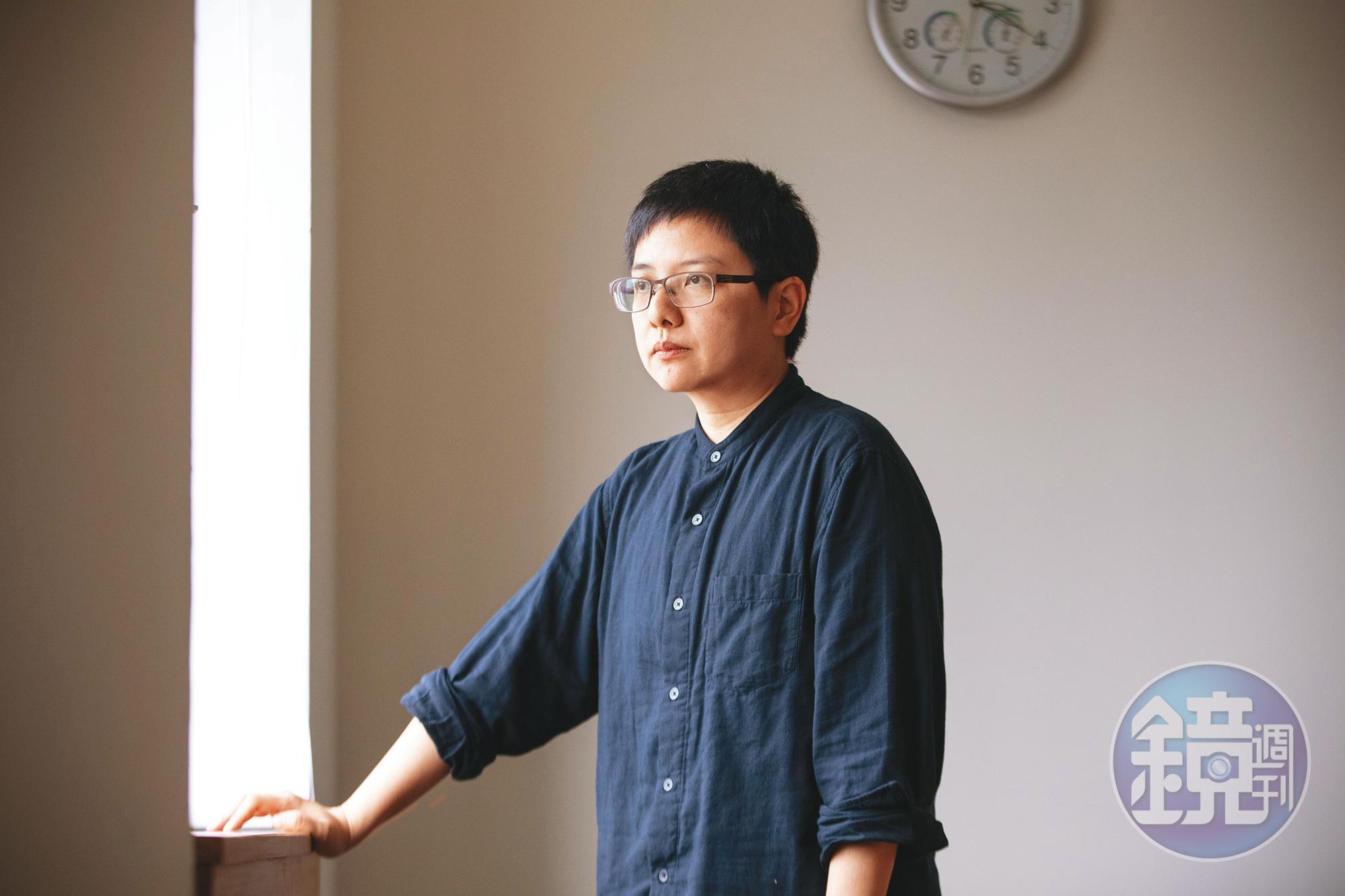 楊蕙如認為社會工作雖然讓人筋疲力竭，但也有成就感。成就感來源不是幫人解決難題，而是人和人一起度過難關的感覺。