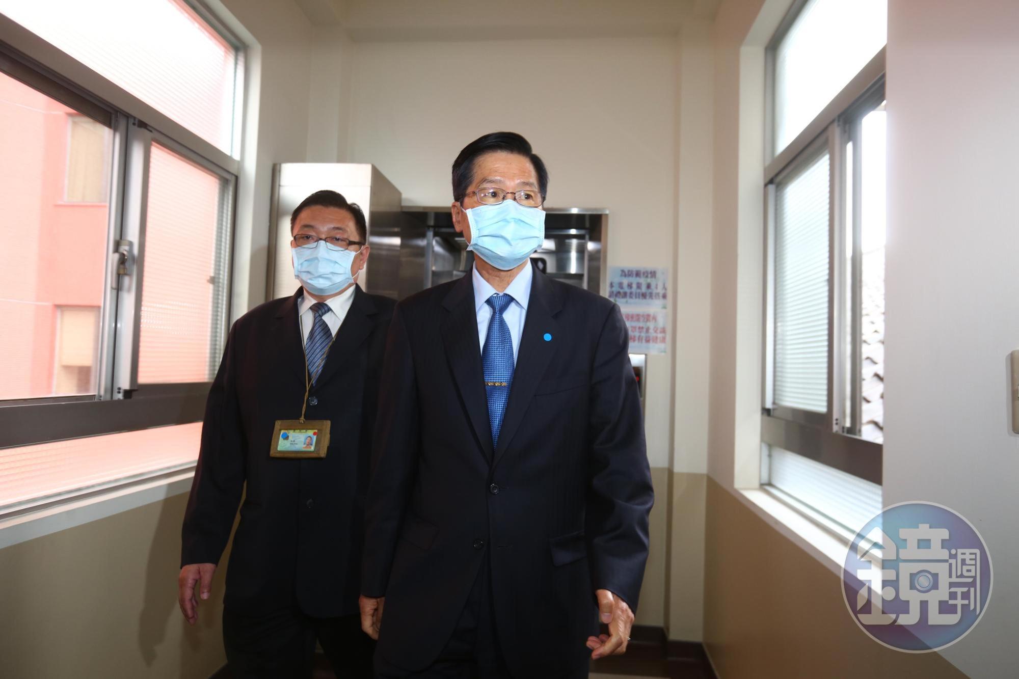 針對敦睦艦隊爆發群聚感染，國防部長嚴德發坦言，當時回報機制完全失靈，已將敦睦支隊長陳道輝調職。