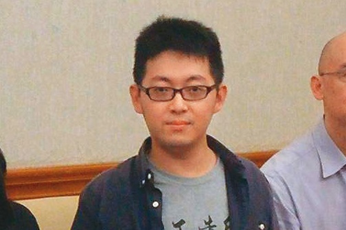 台北市社工職業工會理事長沈曜逸,長期在萬華區經營台灣社區實踐協會。(翻攝台北市社工工會臉書)