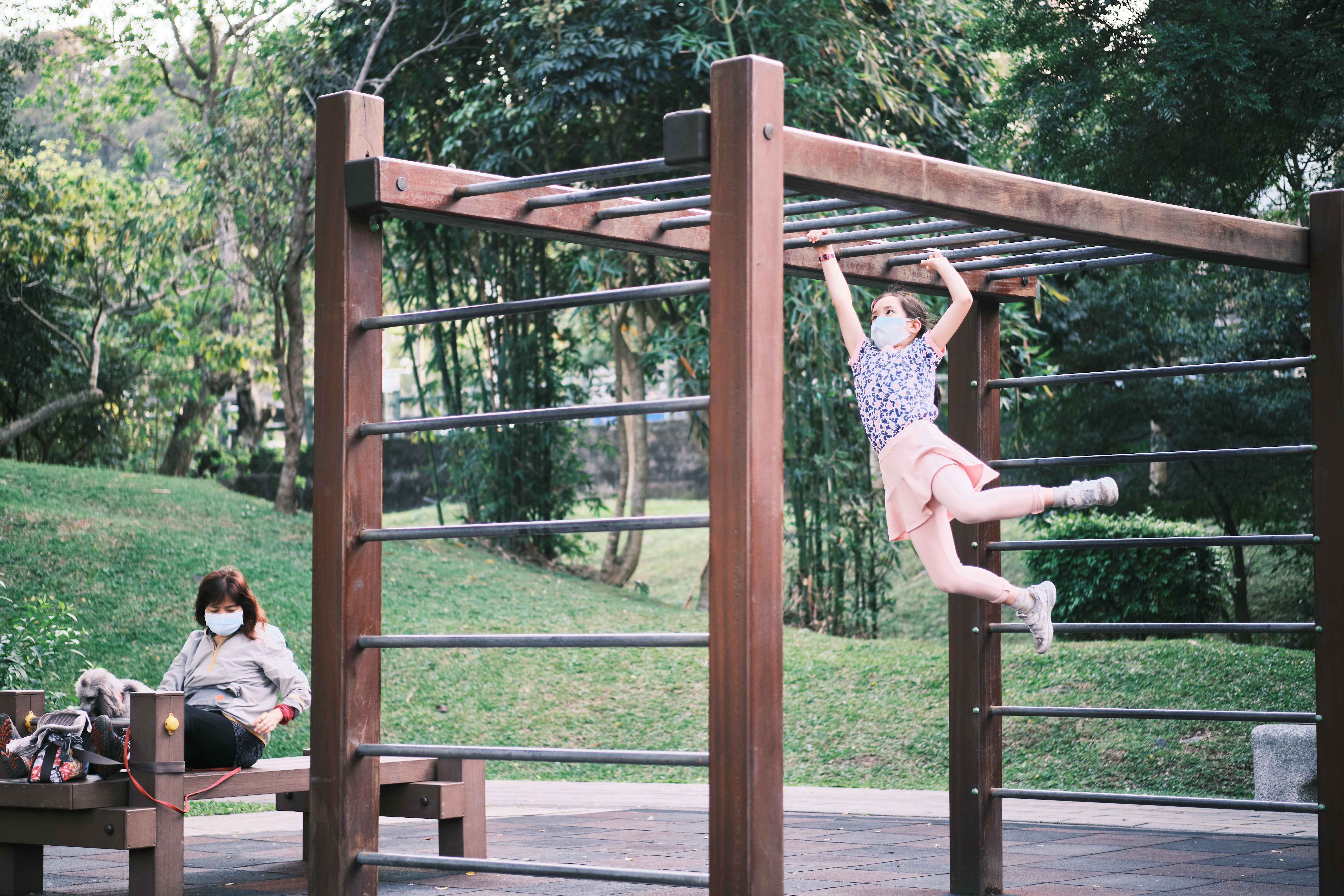 金融時報指出，成功防疫的台灣不像其他國家被迫封城，因此經濟受創的程度相對輕微。（鄒保祥攝）